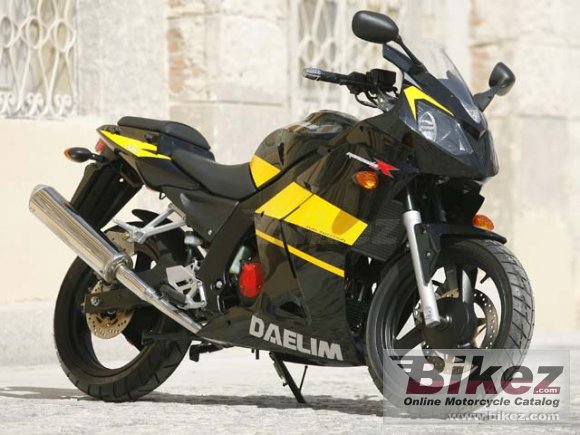 2009 Daelim Roadwin R 125 FI photo